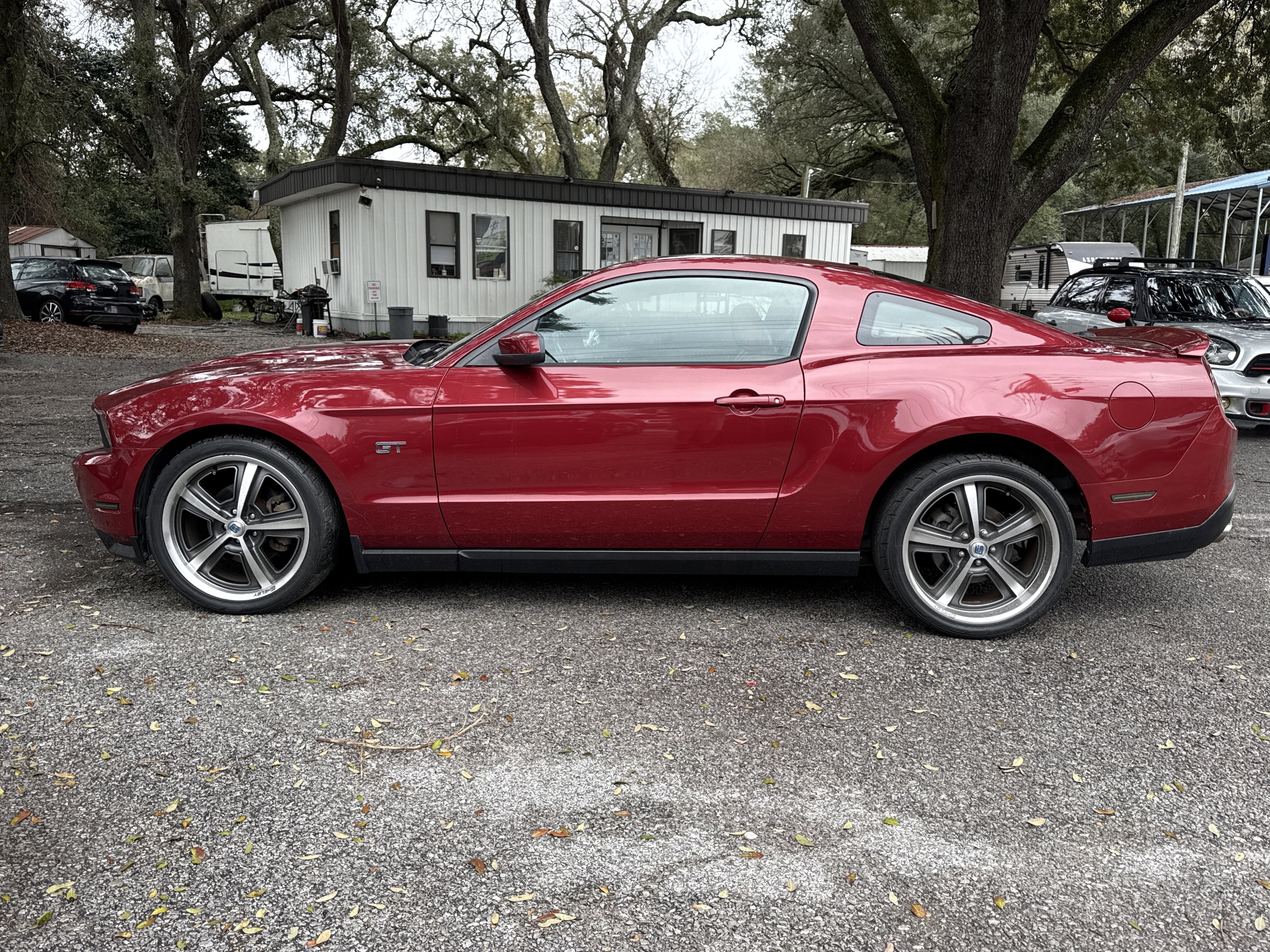 Used 2010 Ford Mustang GT image 2