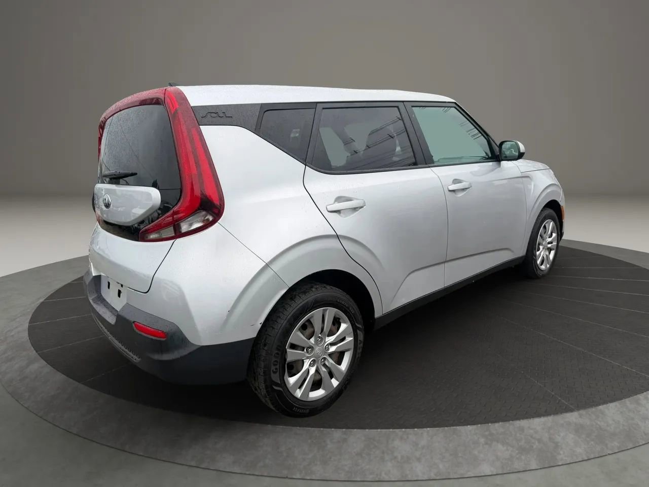 Used 2021 Kia Soul LX FWD image 5