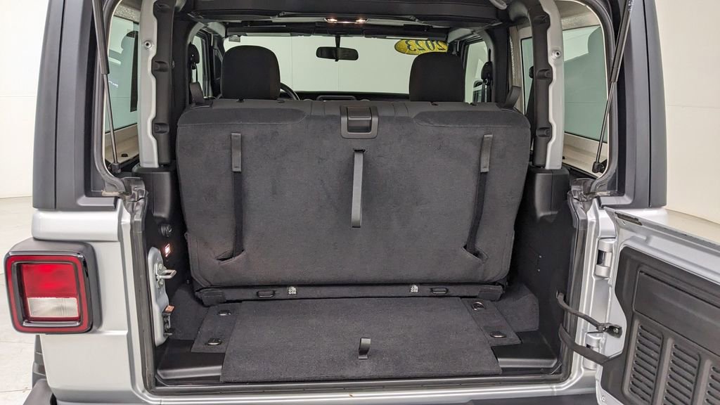 Used 2023 Jeep Wrangler Willys image 6