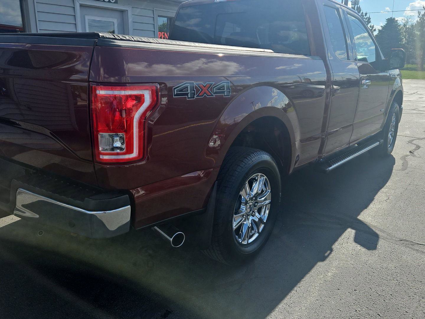 Used 2017 Ford F150 XLT w/ Equipment Group 302A Luxury AWD/4WD image 7