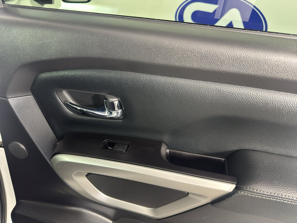 Used 2020 Nissan Titan SL w/ Moonroof Package RWD image 37