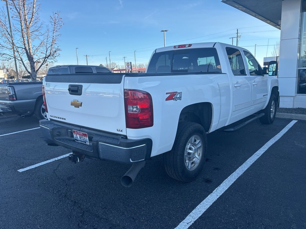 Used 2007 Chevrolet Silverado 2500 LTZ w/ Suspension Package, Off-Road image 6