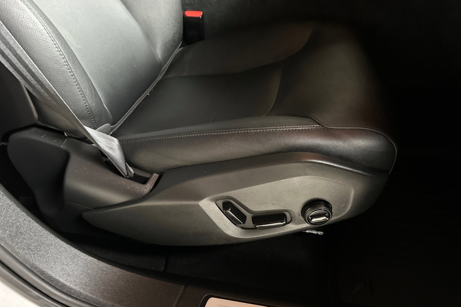 Used 2024 Volvo XC60 B5 Core image 23