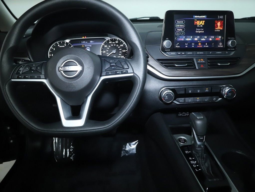 Used 2025 Nissan Altima 2.5 SV FWD image 27