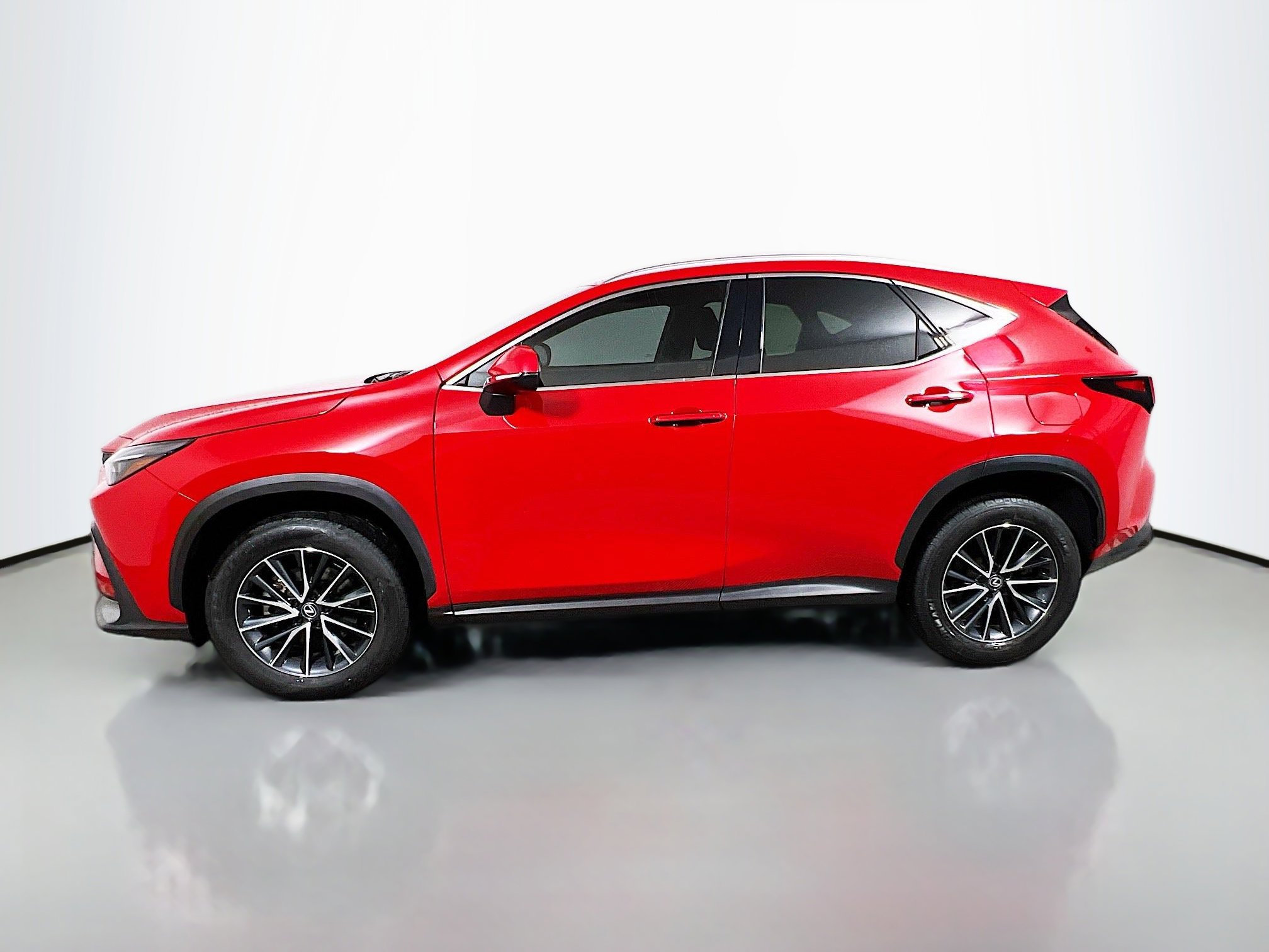 Used 2025 Lexus NX 250 FWD w/ Towing Package (2000 Lbs) image 9