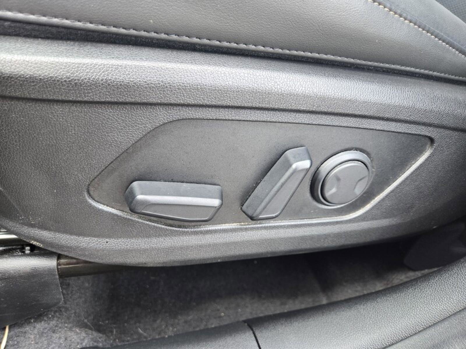 Used 2023 Kia Sorento SX image 22