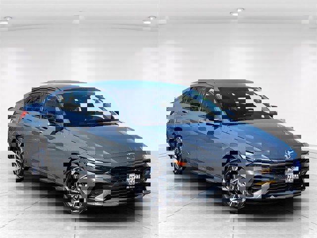 Certified 2025 Hyundai Elantra SEL w/ Cargo Package