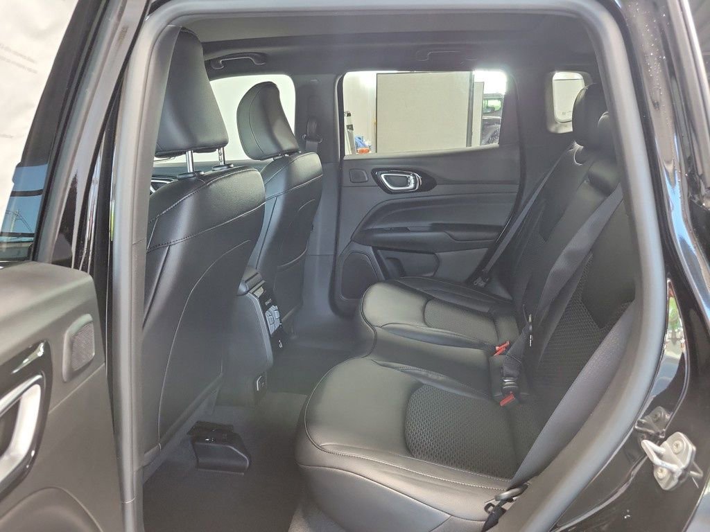 New 2025 Jeep Compass Latitude w/ Sun & Sound Group image 8