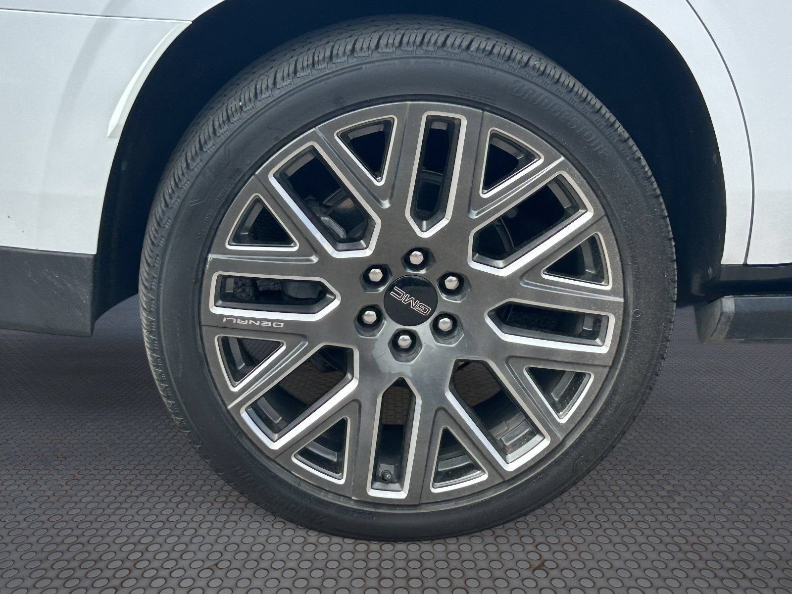 Certified 2026 GMC Yukon Denali Ultimate AWD/4WD image 10