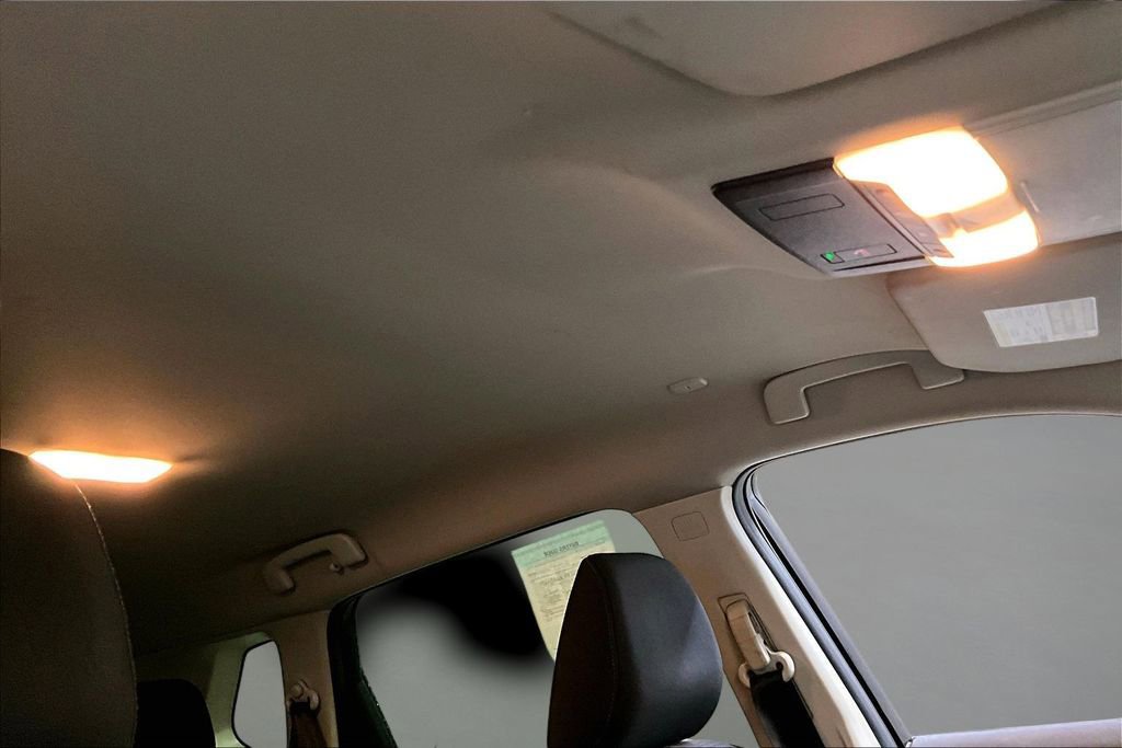 Used 2023 Nissan Rogue SV image 27