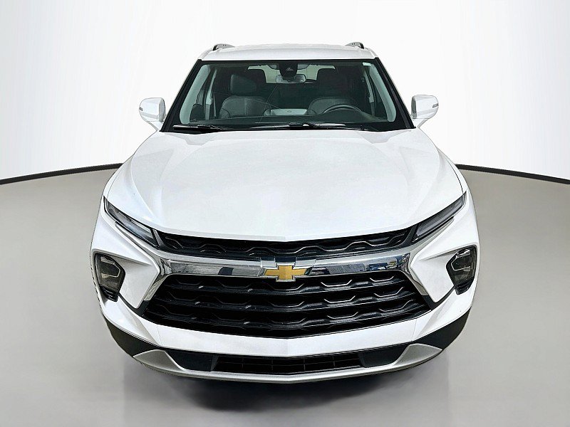 Used 2023 Chevrolet Blazer LT FWD image 2