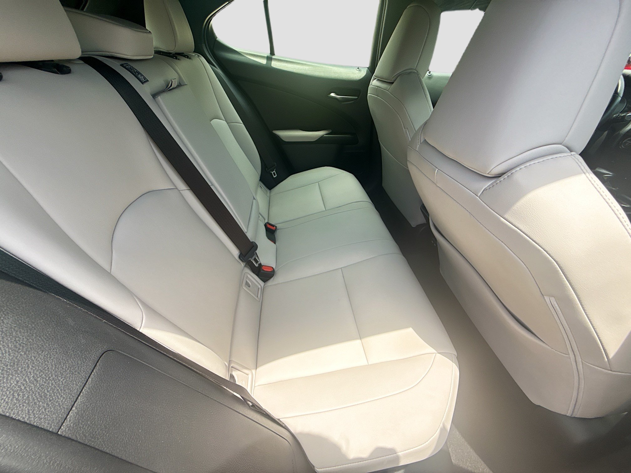 Used 2023 Lexus UX 250h FWD w/ Accessory Package (Z1) image 28
