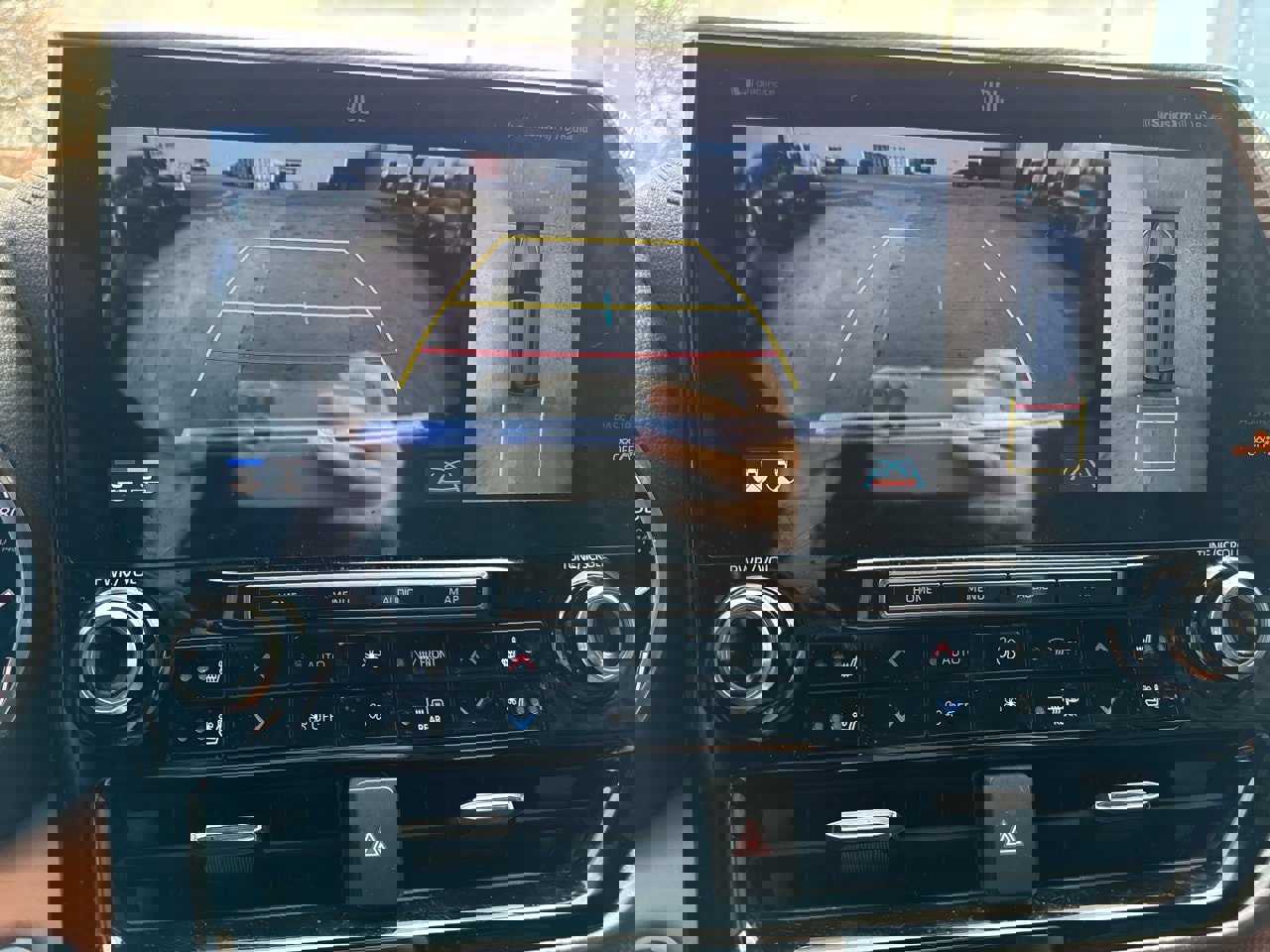 Used 2021 Toyota Highlander Platinum image 12