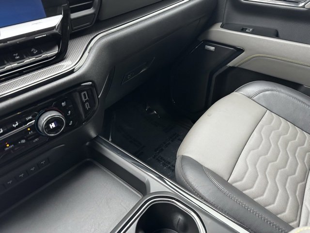 Used 2024 Chevrolet Silverado 2500 ZR2 w/ Technology Package image 23