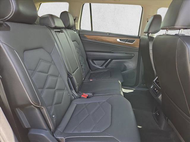 Used 2025 Volkswagen Atlas SE AWD/4WD image 19