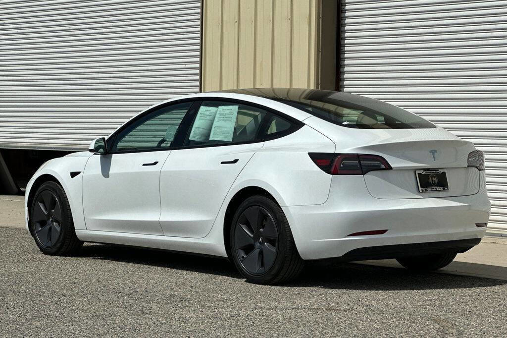 Used 2023 Tesla Model 3 Standard Range image 4