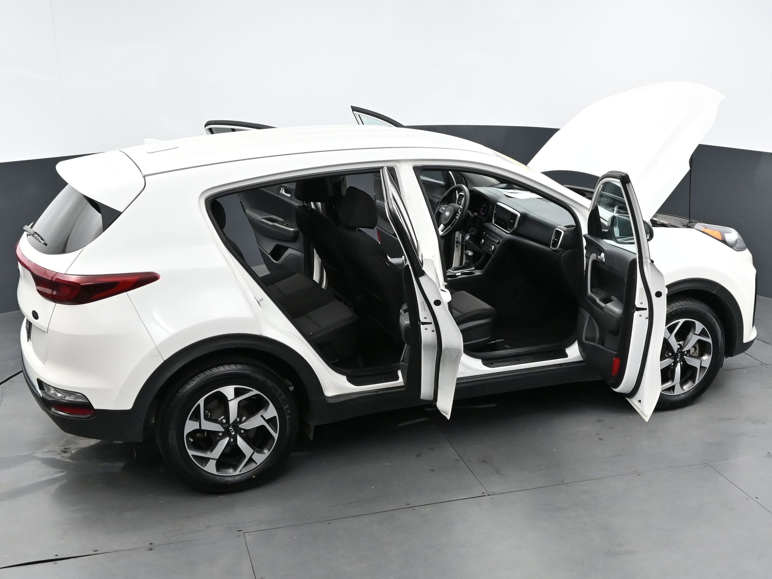 Used 2021 Kia Sportage LX image 34