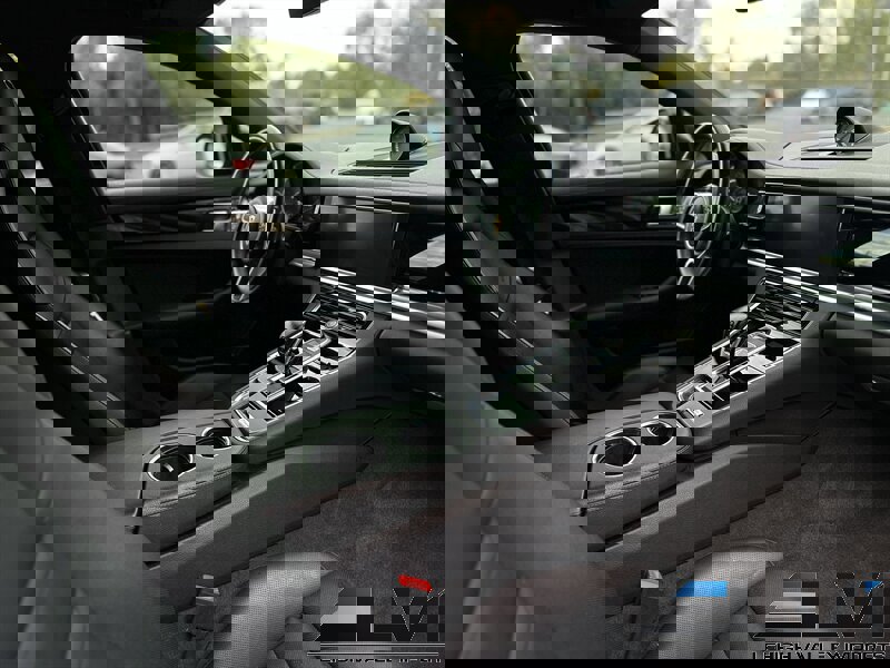 Used 2017 Porsche Panamera 4 AWD/4WD image 18