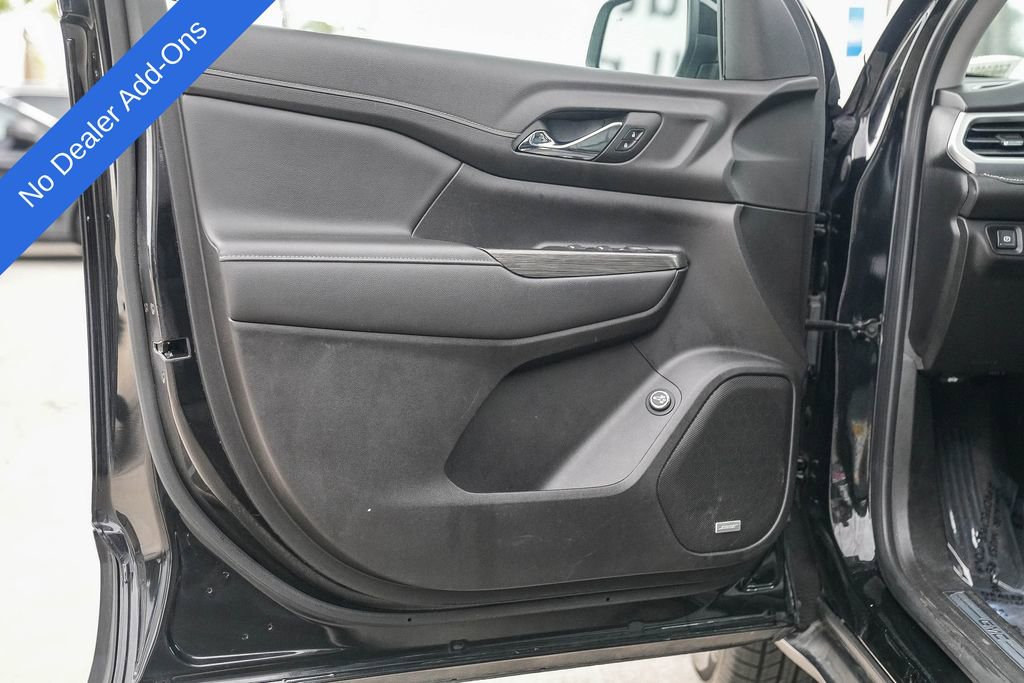 Used 2023 GMC Acadia SLT image 22