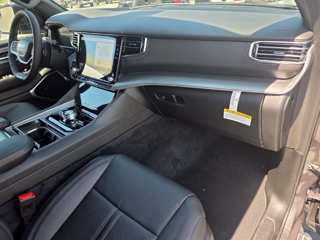 New 2026 Jeep Grand Wagoneer Limited AWD/4WD image 16
