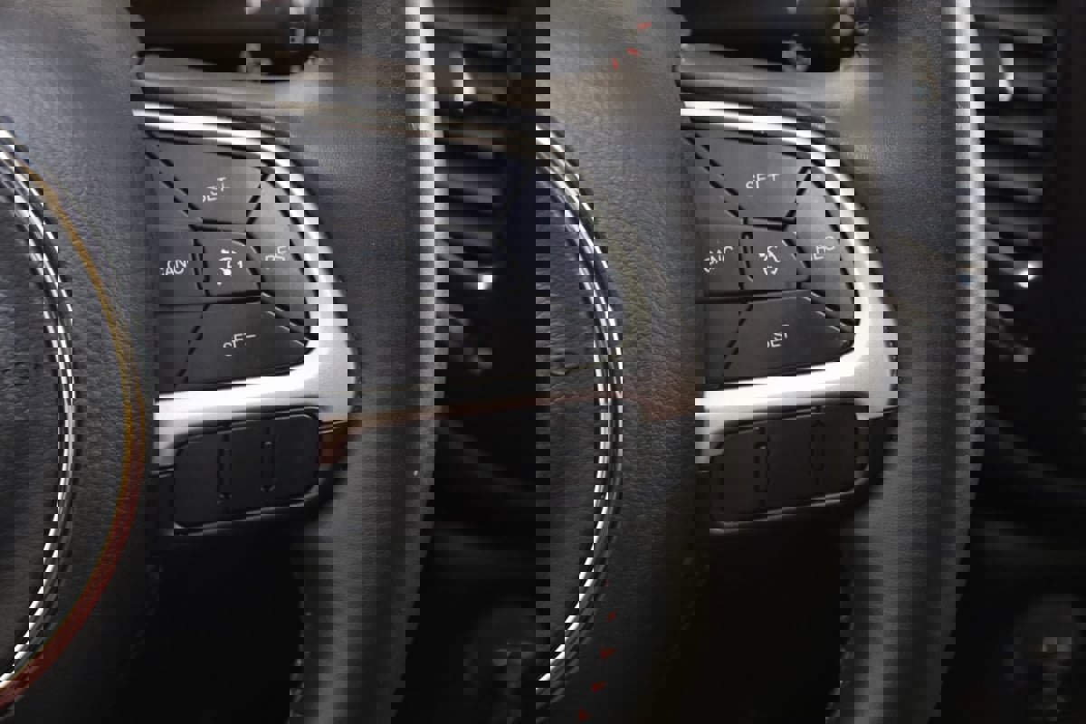 Used 2018 Jeep Compass Trailhawk w/ Safe & Security Group image 33