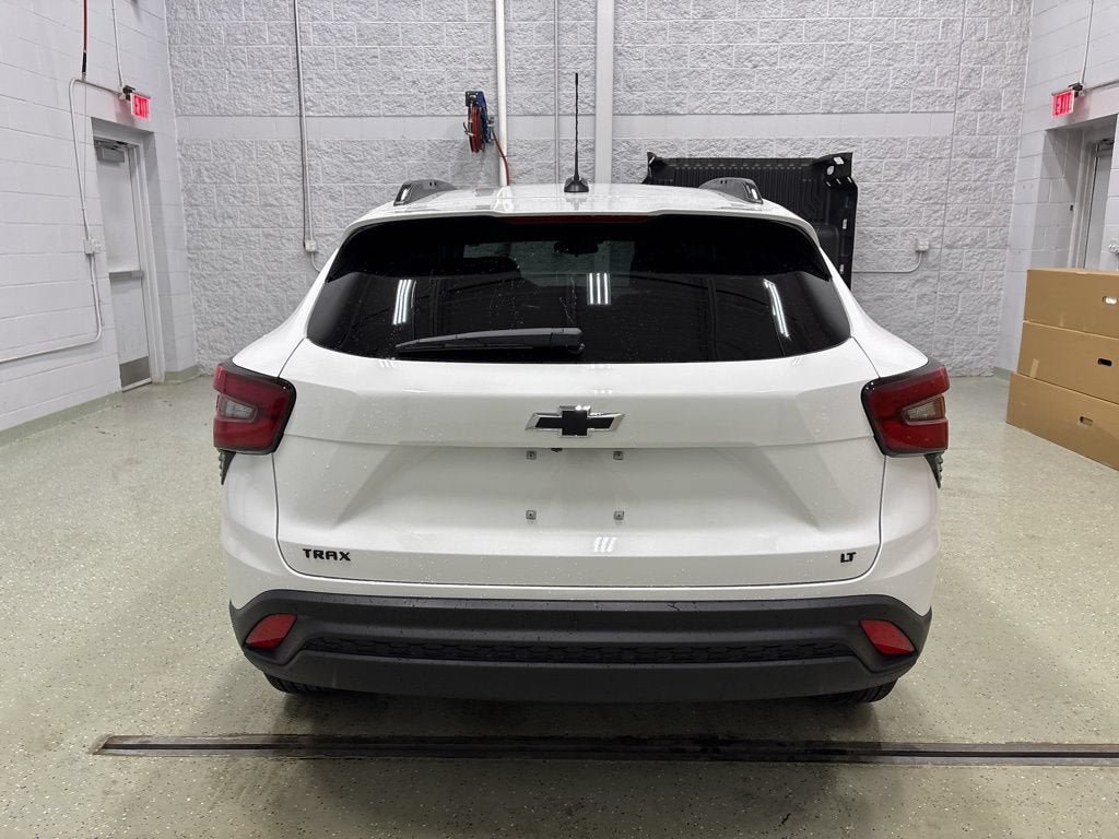 New 2026 Chevrolet Trax LT w/ Driver Confidence Package FWD image 5