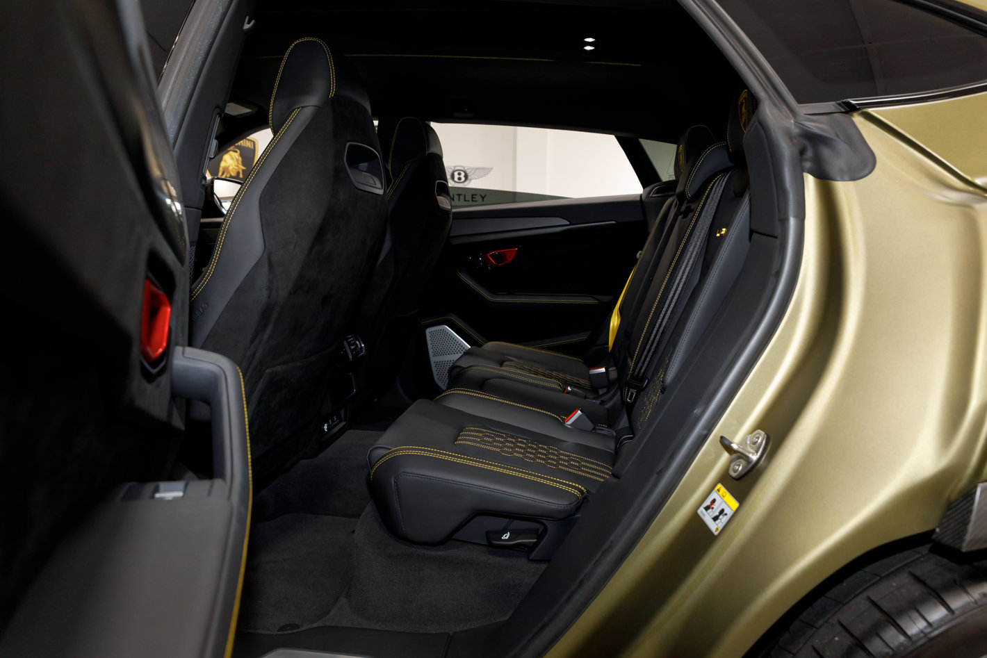 Used 2024 Lamborghini Urus Performante AWD/4WD image 59