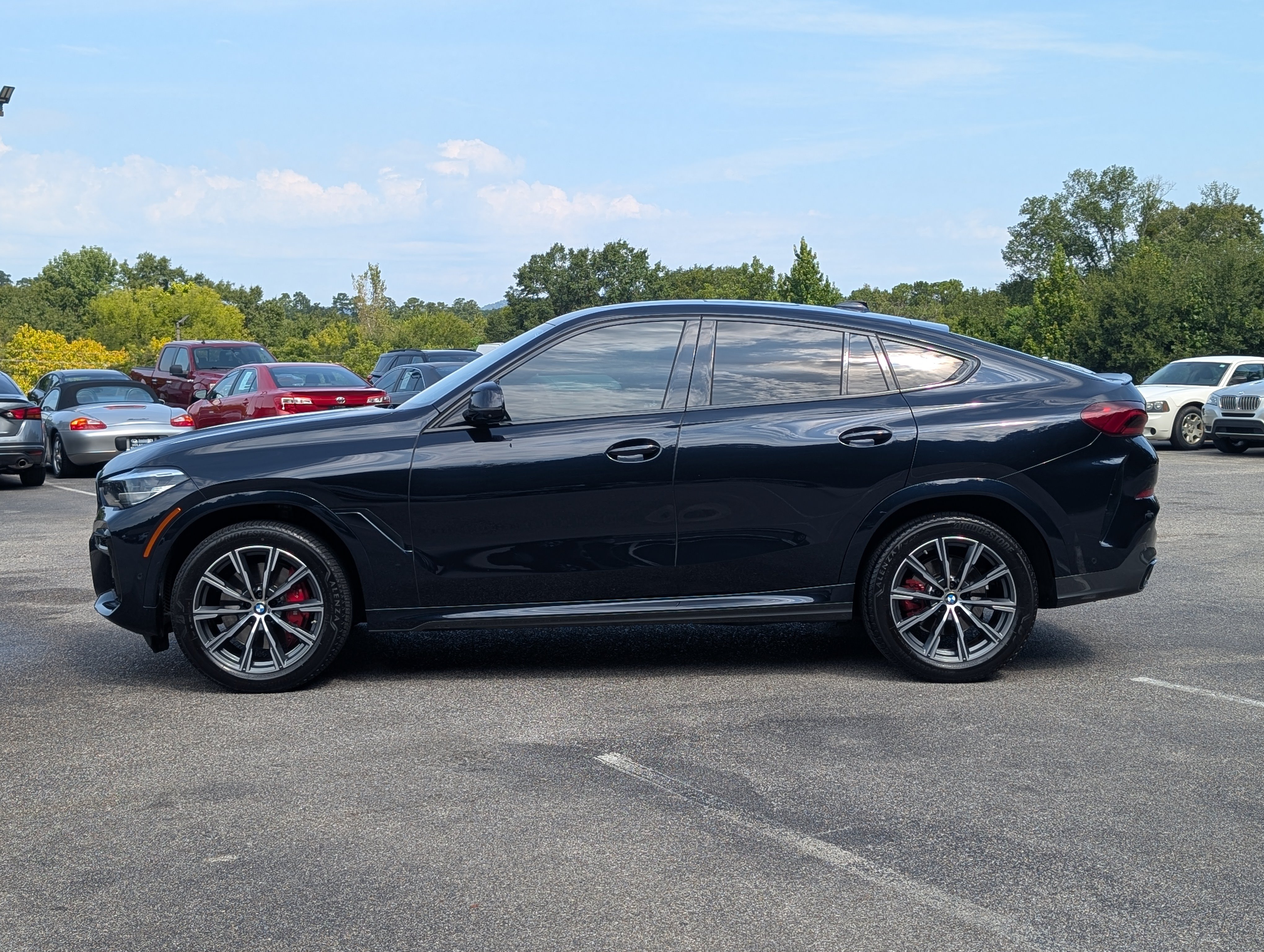 Used 2023 BMW X6 xDrive40i w/ M Sport Package AWD/4WD image 6