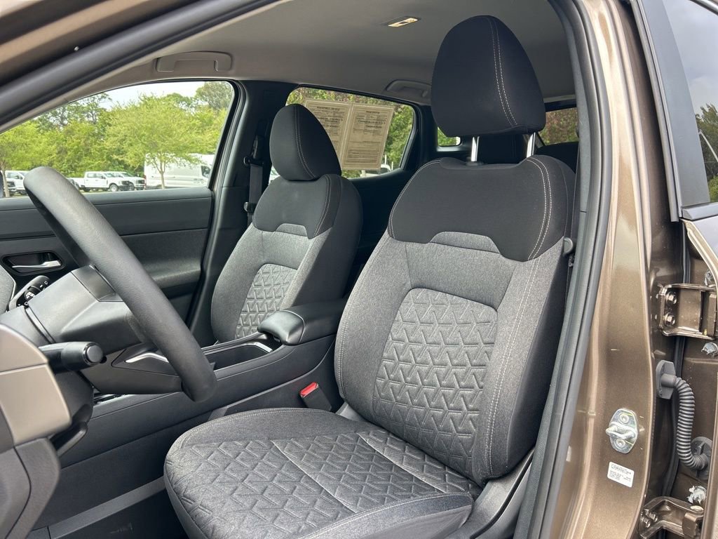 Used 2025 Nissan Kicks SV FWD image 18