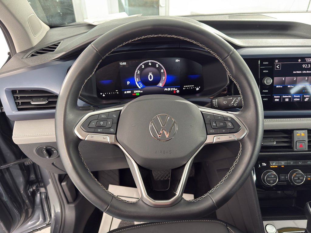 Used 2024 Volkswagen Taos SE image 25