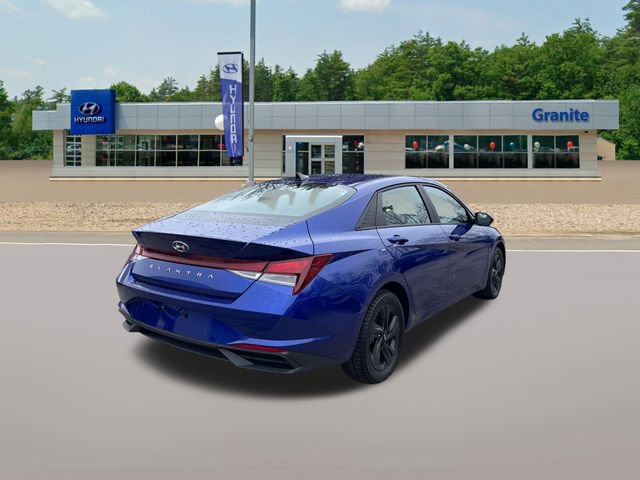 Used 2022 Hyundai Elantra SEL w/ Preferred Accessory Package image 4