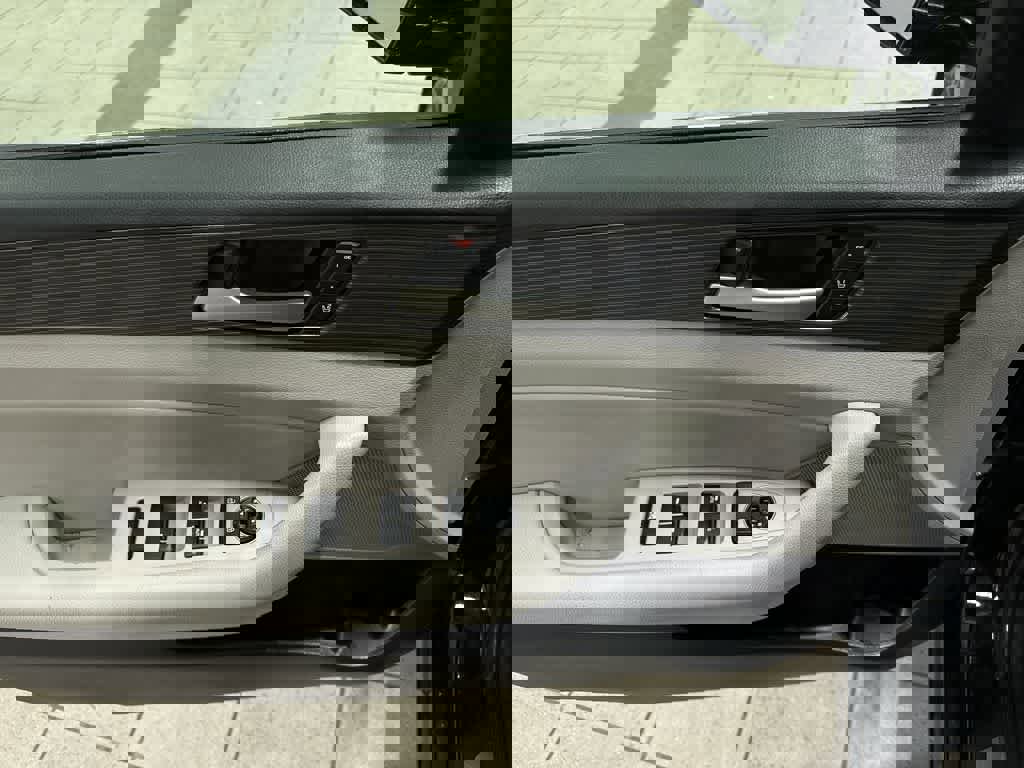 Used 2018 Hyundai Sonata Limited w/ Cargo Package image 21