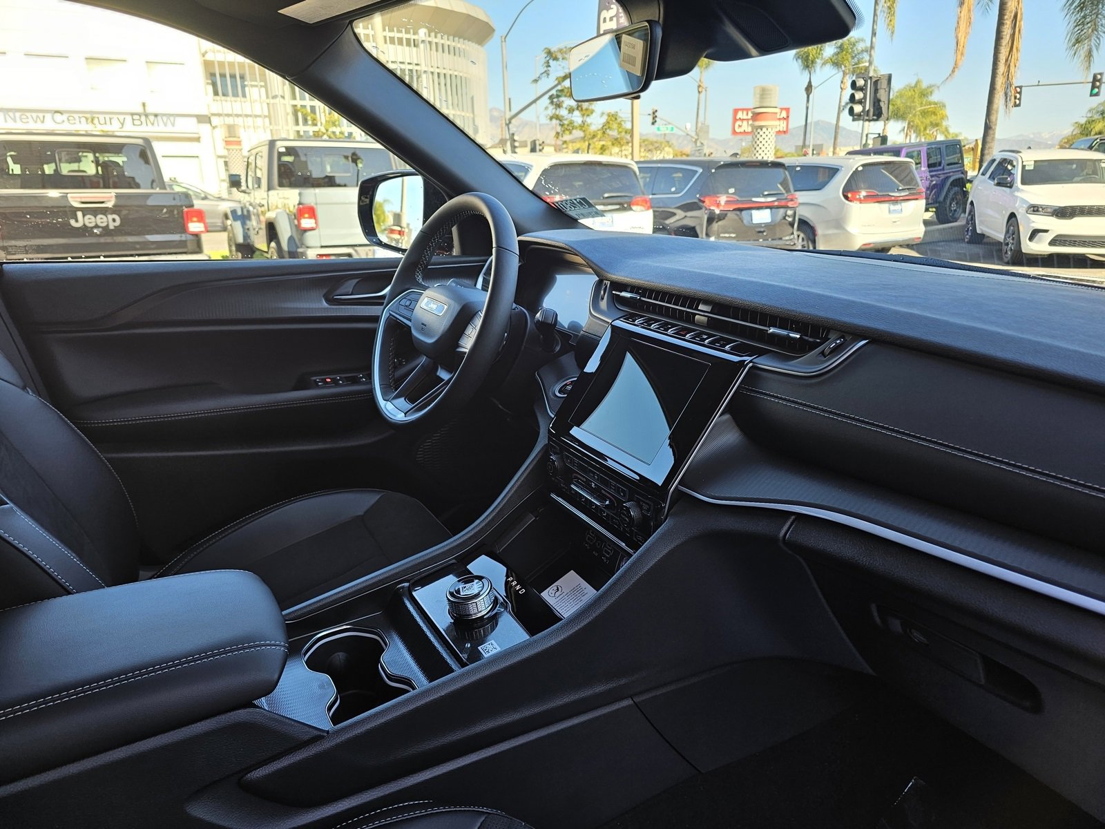 New 2025 Jeep Grand Cherokee L Altitude image 28