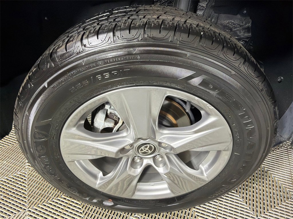 Used 2024 Toyota RAV4 XLE image 17