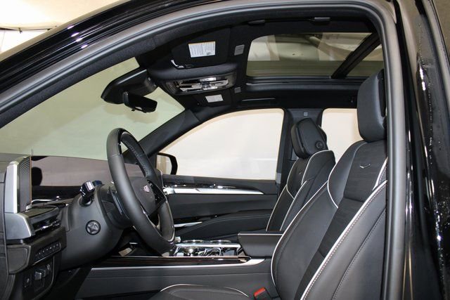 New 2026 Cadillac Escalade Luxury w/ Touring Package image 6