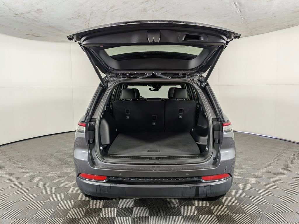 Certified 2024 Jeep Grand Cherokee Altitude image 10