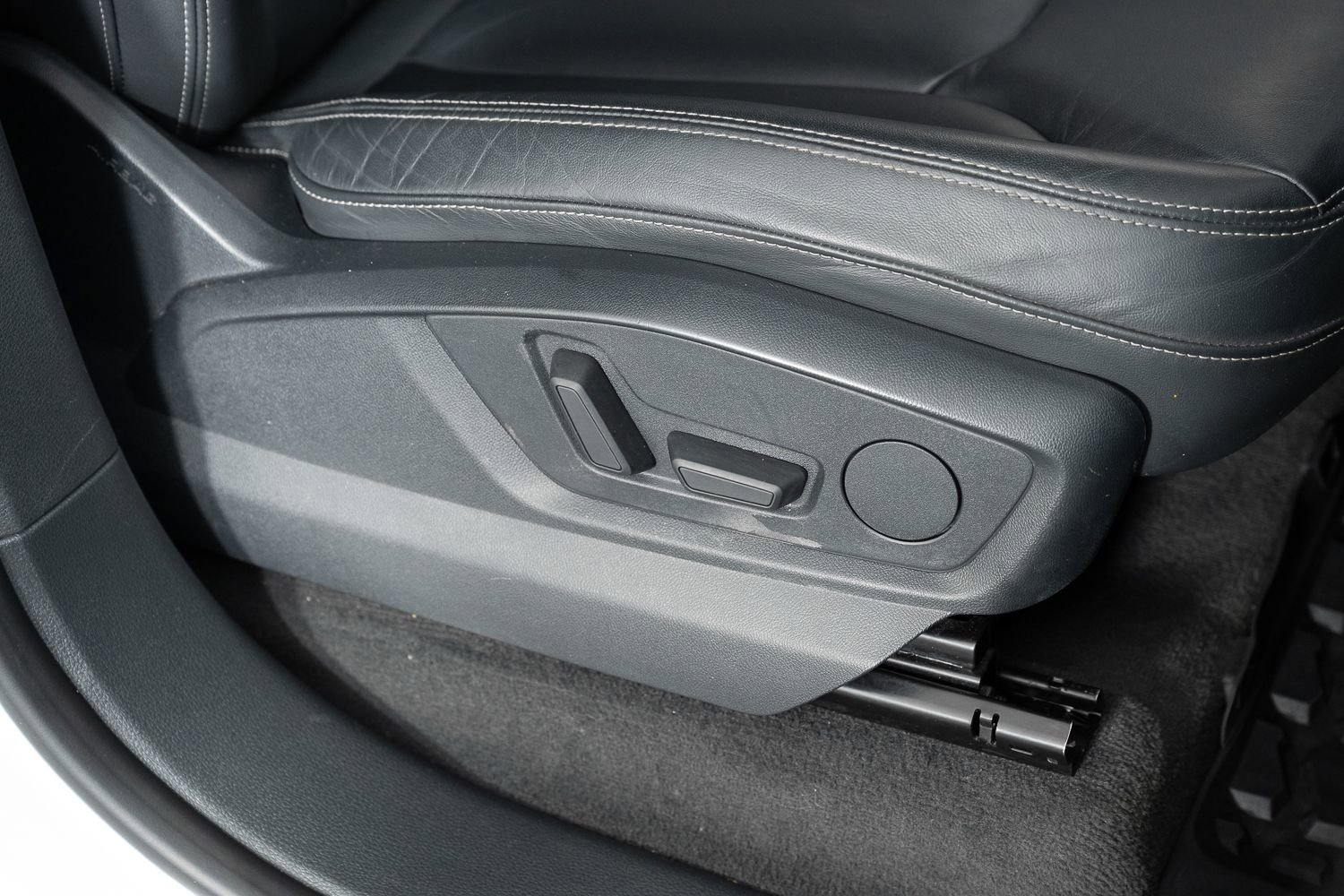 Used 2019 Audi Q8 Premium w/ Convenience Package image 29