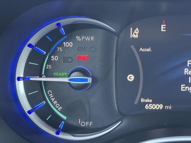 Used 2023 Chrysler Pacifica Touring-L FWD image 23