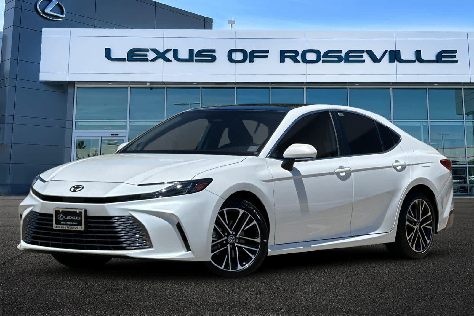 Used 2025 Toyota Camry XLE w/ Premium Package AWD/4WD image 1