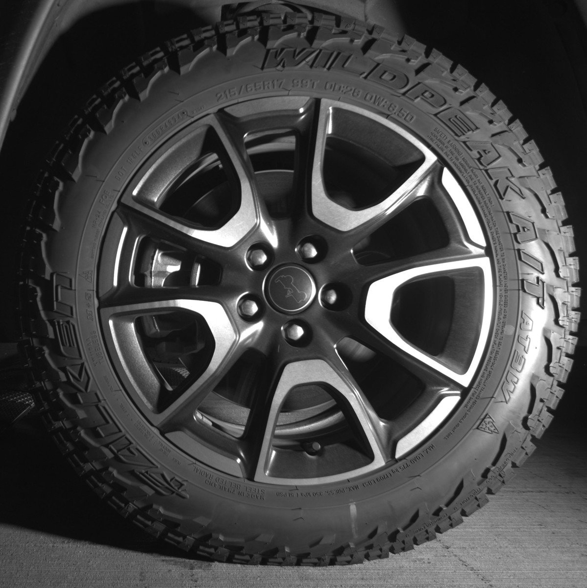 Used 2025 Jeep Compass Trailhawk image 12