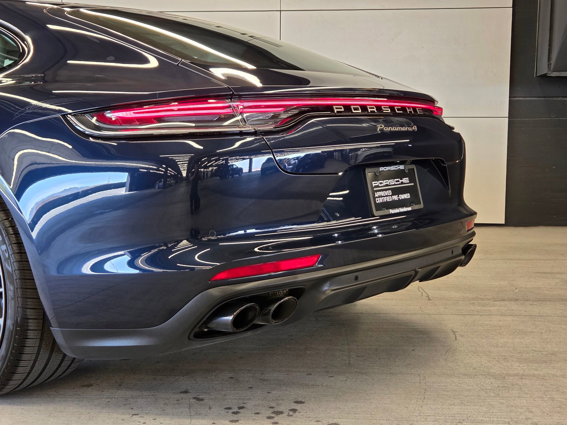 Certified 2023 Porsche Panamera 4 Platinum Edition image 8