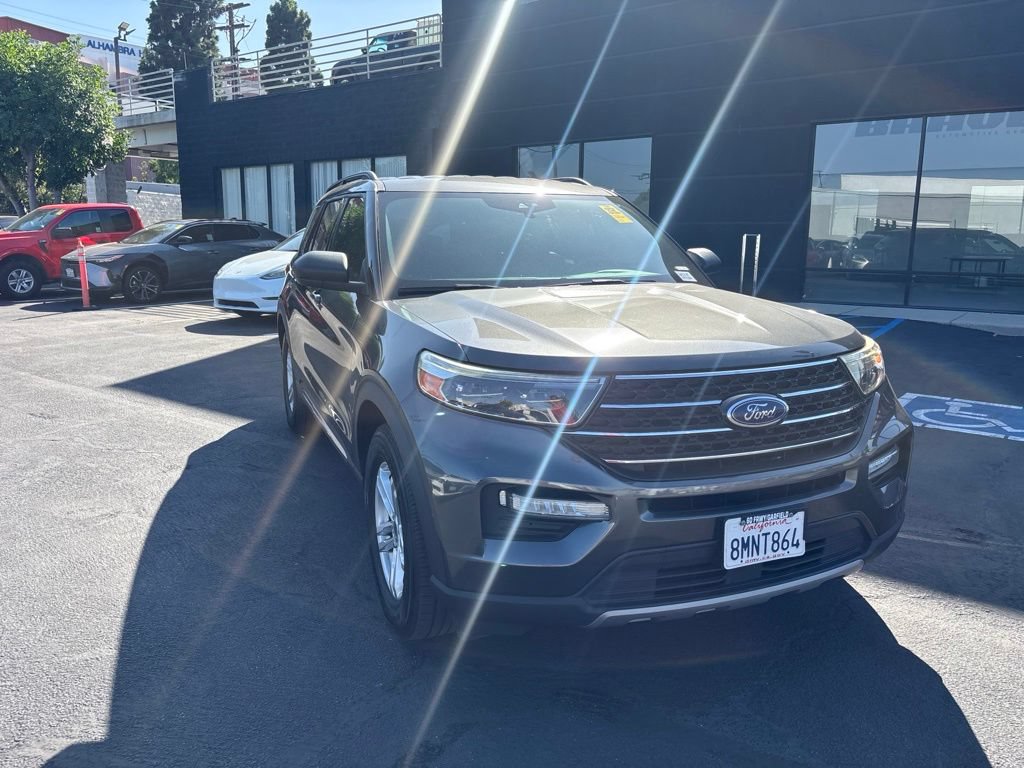 Used 2020 Ford Explorer XLT w/ Equipment Group 202A RWD image 2