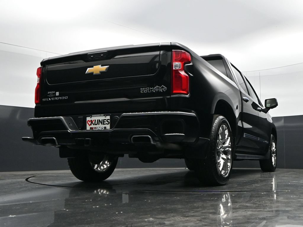 Used 2025 Chevrolet Silverado 1500 High Country AWD/4WD image 59