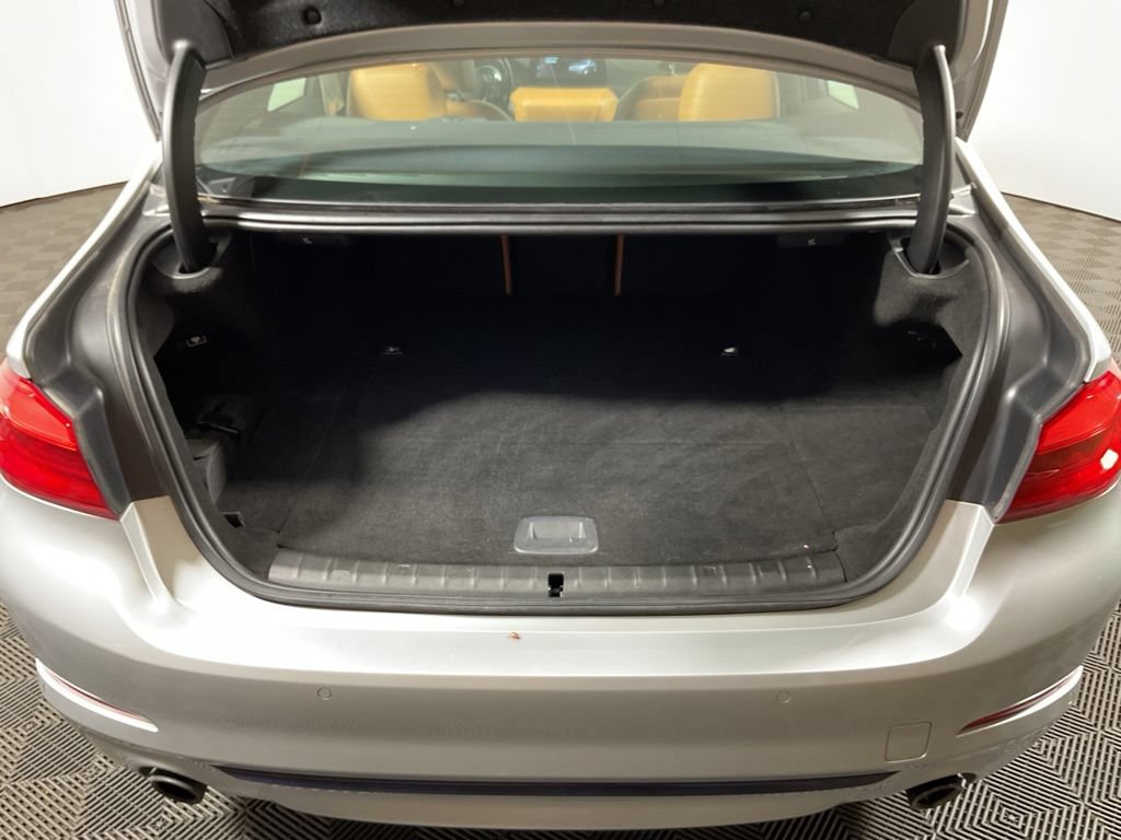Used 2019 BMW 530e xDrive w/ Convenience Package AWD/4WD image 17