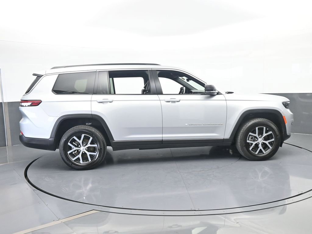 Used 2025 Jeep Grand Cherokee L Limited image 7