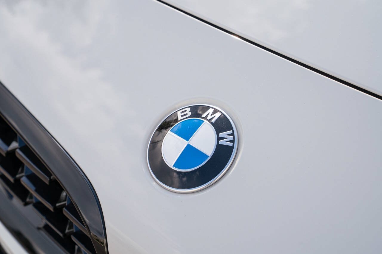 Used 2025 BMW Z4 M40i w/ Edition RWD image 9