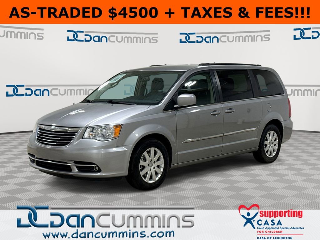 Used 2016 Chrysler Town & Country Touring image 1