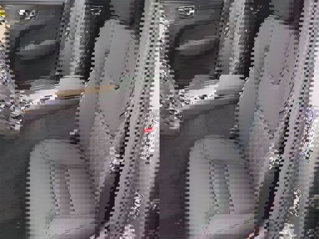 Certified 2026 Volvo XC60 B5 Plus w/ Protection Package Premier image 15