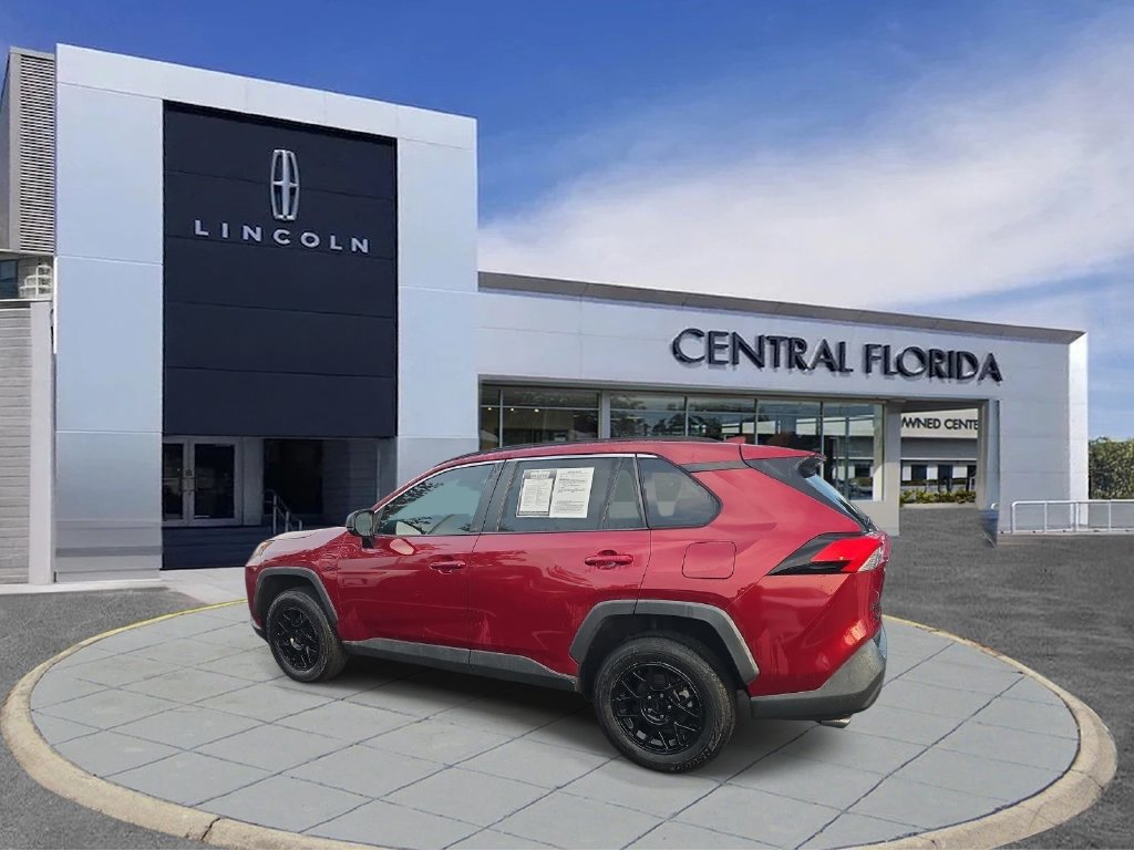 Used 2020 Toyota RAV4 LE FWD image 6