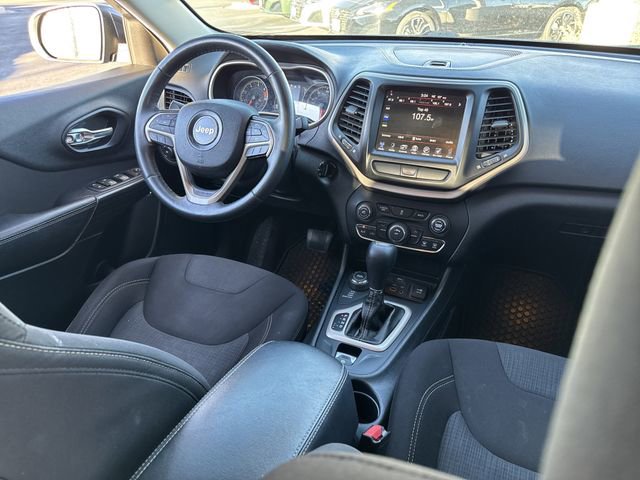 Used 2016 Jeep Cherokee Latitude w/ Cold Weather Group image 20